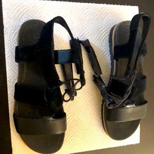 Uggs Sandals Size 7 New